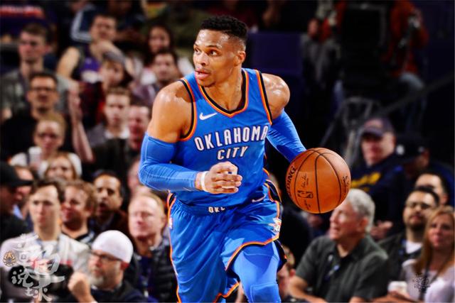 媒体人：篮网又选了布朗这么个后卫 现在是一堆人抢球 够分么